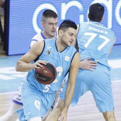 Gentile se disfraza de héroe y da la tercera al Estudiantes