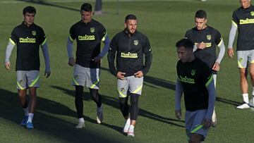 Los jugadores del Atlético durante un entrenamiento.