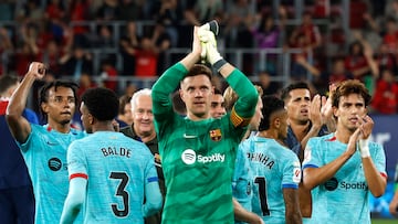 Los jugadores del Barça, en el encuentro ante Osasuna (1-2).