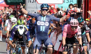 Alberto Dainese se adjudicó al esprint la 19ª etapa de la Vuelta a España.