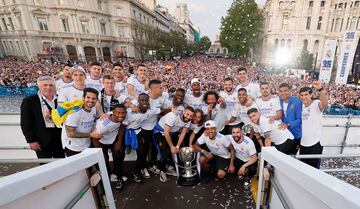 El equipo madrileño ganó por 35ª vez la liga española el 30 de abril tras ganar 4-0 al Espanyol, con cuatro jornadas todavía por disputarse.