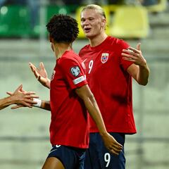 Haaland recupera el gol con un doblete en Chipre