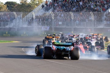 Accidente entre Alonso y Sainz, a dos vueltas del final.