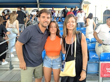 Toni, Martina y Gemma, la familia de Nil.