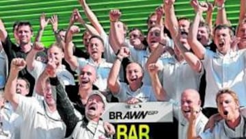 <b>UNA BONITA CIFRA. </b>El triunfo de Barrichello en el GP de Europa hizo que Brasil llegara a las cien.