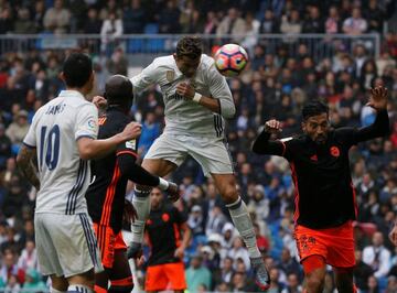Cristiano Ronaldo scores his 367th top flight league goal, against Valencia at the Bernabéu.