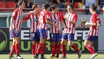 Las jugadoras del Atlético celebran el gol de Sonia en su vuelta al equipo.