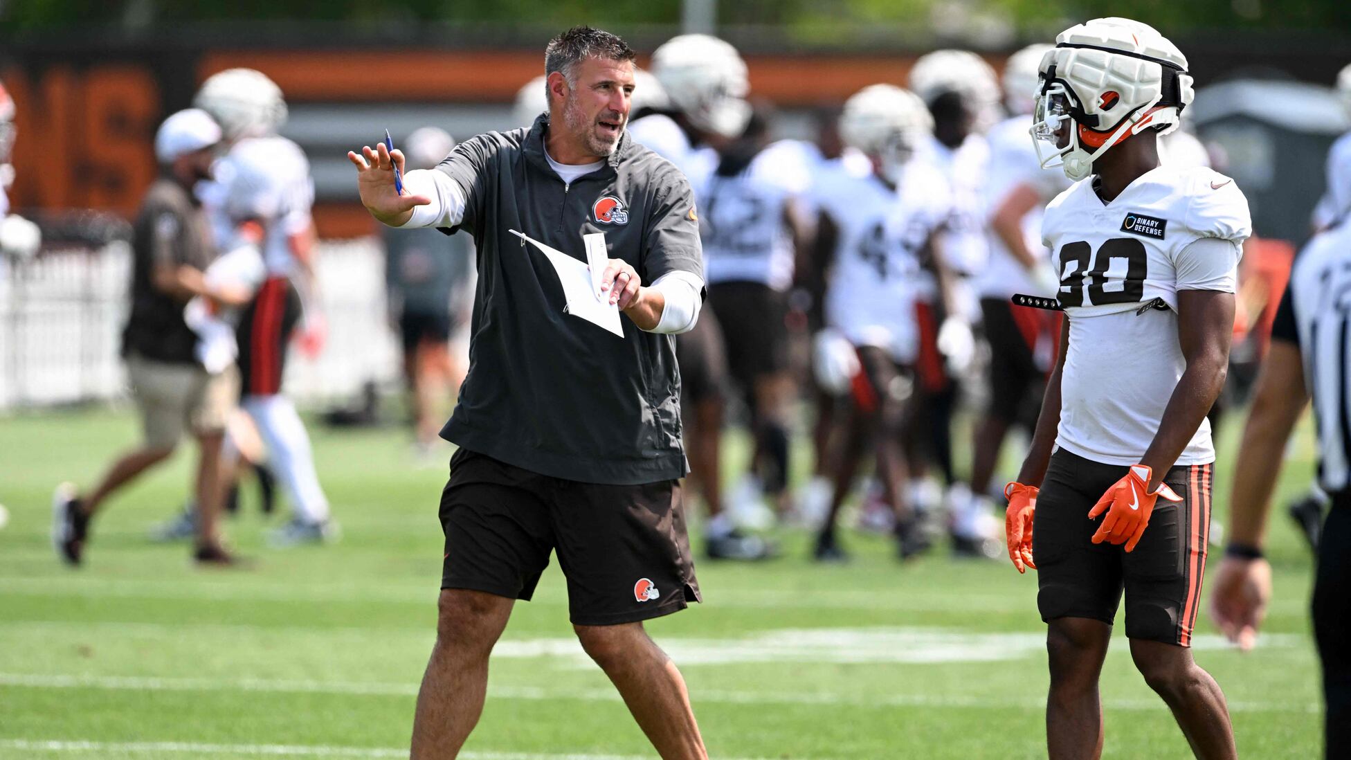 How much do NFL practice squad players make a year? Salary and contract ...