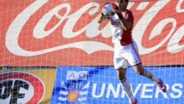 Johnny Herrera fue clave en el triunfo de la U contra Ñublense, en Chillán.