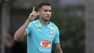 Danilo, uno de los que vuelve al 11 de Brasil para enfrentar a Colombia.