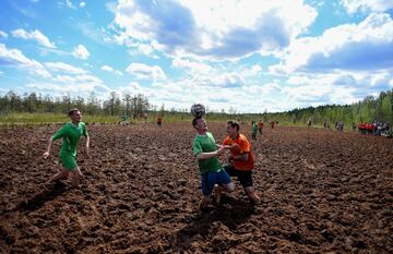 Fútbol en el pantano