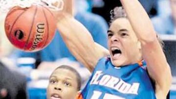 <b>UN RIVAL MENOS. </b>Noah machaca en el partido ante Villanova, que les dio el pase a la Final Four.