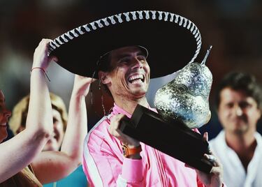 Djokovic, que recuperó el número uno mundial con su triunfo en Melbourne, y Nadal, continuaron con su lucha a distancia y cumplieron. El serbio ganó el ATP 500 de Dubai en la final ante Stefanos Tsitsipas y el balear se impuso en Acapulco contra Taylor Fritz. Fueron sus últimos torneos antes del gran parón por el confinamiento debido a la COVID-19. Kenin (Lyon) y Svitolina (Monterrey) ganaron los últimos eventos WTA.