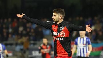 Pascu, jugador del Almere City, uno de los drie amigos junto a Manel Royo y Álvaro Peña.