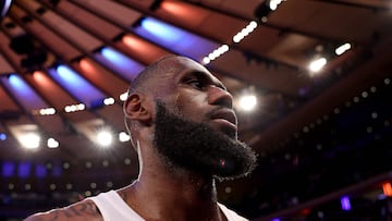 NEW YORK, NEW YORK - JANUARY 31: LeBron James #6 of the Los Angeles Lakers leaves the court after the game New York Knicks at Madison Square Garden on January 31, 2023 in New York City. The Los Angeles Lakers defeated the New York Knicks 129-123 in overtime. NOTE TO USER: User expressly acknowledges and agrees that, by downloading and or using this photograph, User is consenting to the terms and conditions of the Getty Images License Agreement.   Elsa/Getty Images/AFP (Photo by ELSA / GETTY IMAGES NORTH AMERICA / Getty Images via AFP)