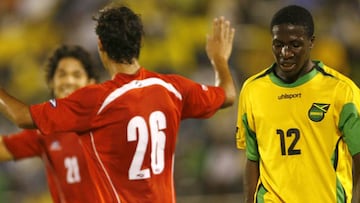 Juan Gonzalo Lorca celebra el único gol de Chile en Jamaica en 2007.