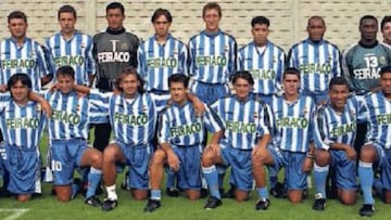 Jugadores y t&eacute;cnicos que estaban en el Depor ese verano, entre ellos Radchenko (cedido al M&eacute;rida), posan en la Grela durante la pretemporada 1997