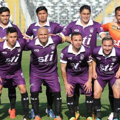 Ex campeones y mundialistas luchan en la Segunda División