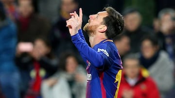 Soccer Football - Spanish King's Cup - FC Barcelona vs Celta Vigo - Camp Nou, Barcelona, Spain - January 11, 2018 Barcelona’s Lionel Messi celebrates scoring their first goal REUTERS/Albert Gea