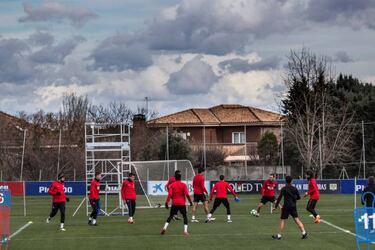 Simeone: "I'm not worried, I've a small squad, but a very good one"