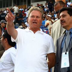 Giran orden de aprehensión contra Ricardo Henaine, exdueño del Puebla