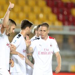 El Milán vuelve con goleada