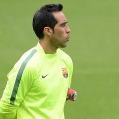 Claudio Bravo sorprende con dura respuesta a Colo Colo