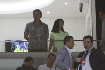 Peter Lim y su Hija Kim Lim en el palco.