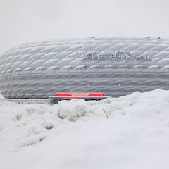 Watch: Private jets frozen on runway as blizzard hits Munich