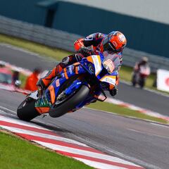 Chrissy Rouse entra en coma tras una caída en Donington Park