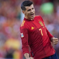 Morata se hace un hueco en la historia de la Selección