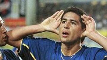 <b>RECONOCIDO.</B> Junto a Riquelme, también recibieron galardones los entrenadores Carlos Bianchi y José Pekerman, el presidente de la AFA Julio Grondona, Racing Club, por haber ganado un título después de 35 años, y San Lorenzo, por ser campeón de la copa Mercosur.