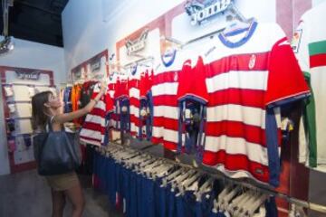 La nueva equipación del Granada para la campaña 2015-2016.