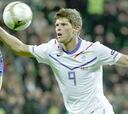 Huntelaar sigue en racha y Holanda lidera su grupo