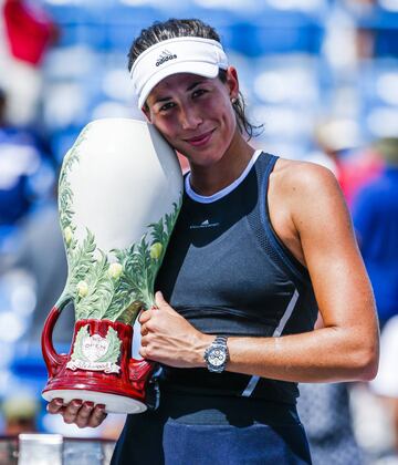 La hispanovenezolana Garbiñe Muguruza ganó el Másters de Cincinnati, al arrollar 6-0-, 6-1 a la rumana Simona Halep en la final. De esta forma, la actual campeona de Wimbledon reportó su quinto título como profesional, de los cuales dos son Grand Slam. Con 23 años, la de Caracas ya es una de las figuras de la WTA.