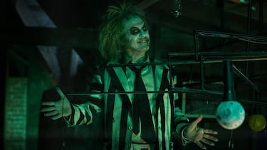 Crítica de ‘Bitelchús Bitelchús’. Tim Burton se desata en una película que a veces se pierde en su propia extravagancia