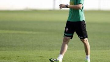 Edu Albacar no está convocado para medirse al Granada