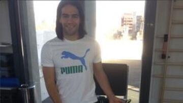 Falcao ya se atreve con el balón