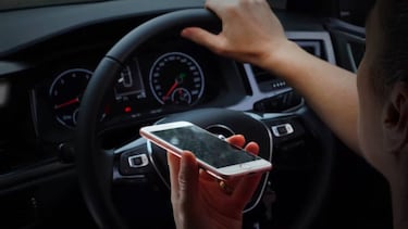 Un nuevo sistema para cazar conductores usando el móvil en el coche