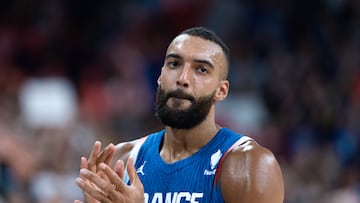 Hosts France take on Team USA in the final of the Olympic Men’s Basketball, with tip-off at 3 p.m. ET.