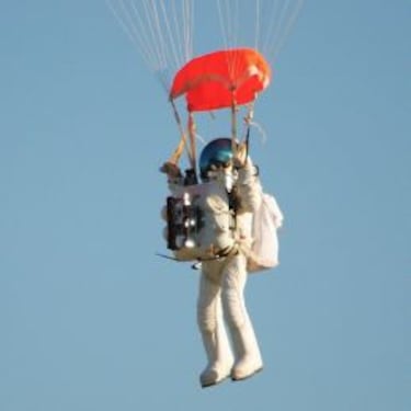 Un directivo de Google bate el r¨¦cord de Felix Baumgartner