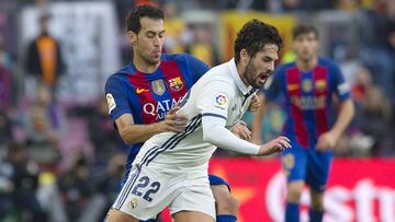 Busquets e Isco.