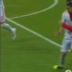 Para Iturralde no hay penalti a Cristiano y existe falta de Costa