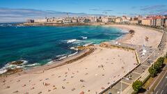 Lío entre surfistas y Ayuntamiento de A Coruña por el surf en alerta meteorológica