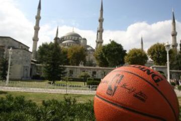 La NBA y la Mezquita Azul de Estambul. La belleza se une.