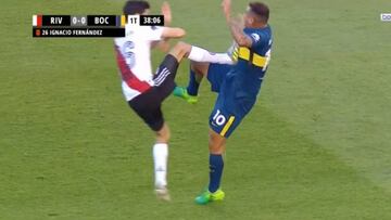 Esta vez fue roja: calcó la entrada de De Jong en el River-Boca