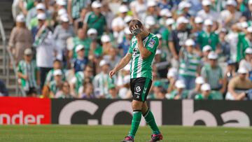 Canales, tras su roja.