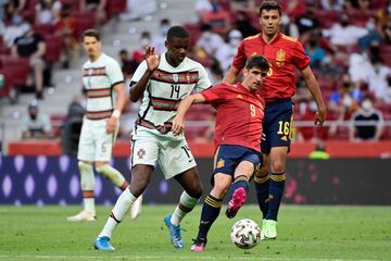 William Carvalho y Gerard Moreno.