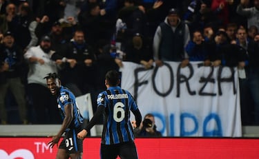 El delantero colombiano anotó un gol y realizó una asistencia en el empate 2-2 de Atalanta frente al Manchester United en Champions League.