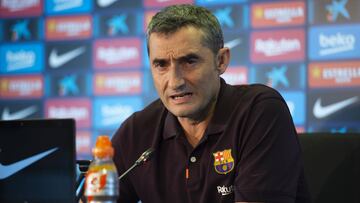 Valverde, en una comparecencia con el Barcelona.